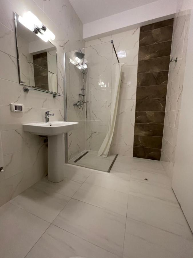 New Central Nr1 Self Checkin Oldcity Center Paid Parking With Lift Timisoara Exterior photo